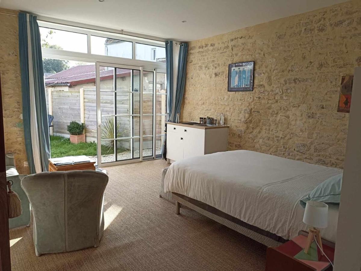 קולוויל-סור-מר Studio Vargas Avec Jardin - Omaha Beach מראה חיצוני תמונה
